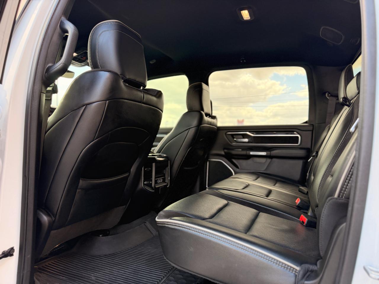 RAM 1500 Laramie Crew Cab SWB 4WD 2022