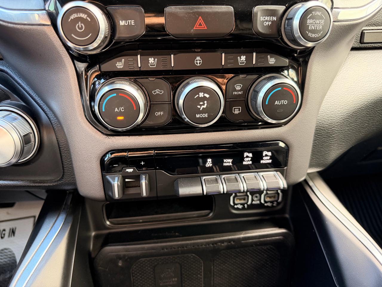 RAM 1500 Laramie Crew Cab SWB 4WD 2022