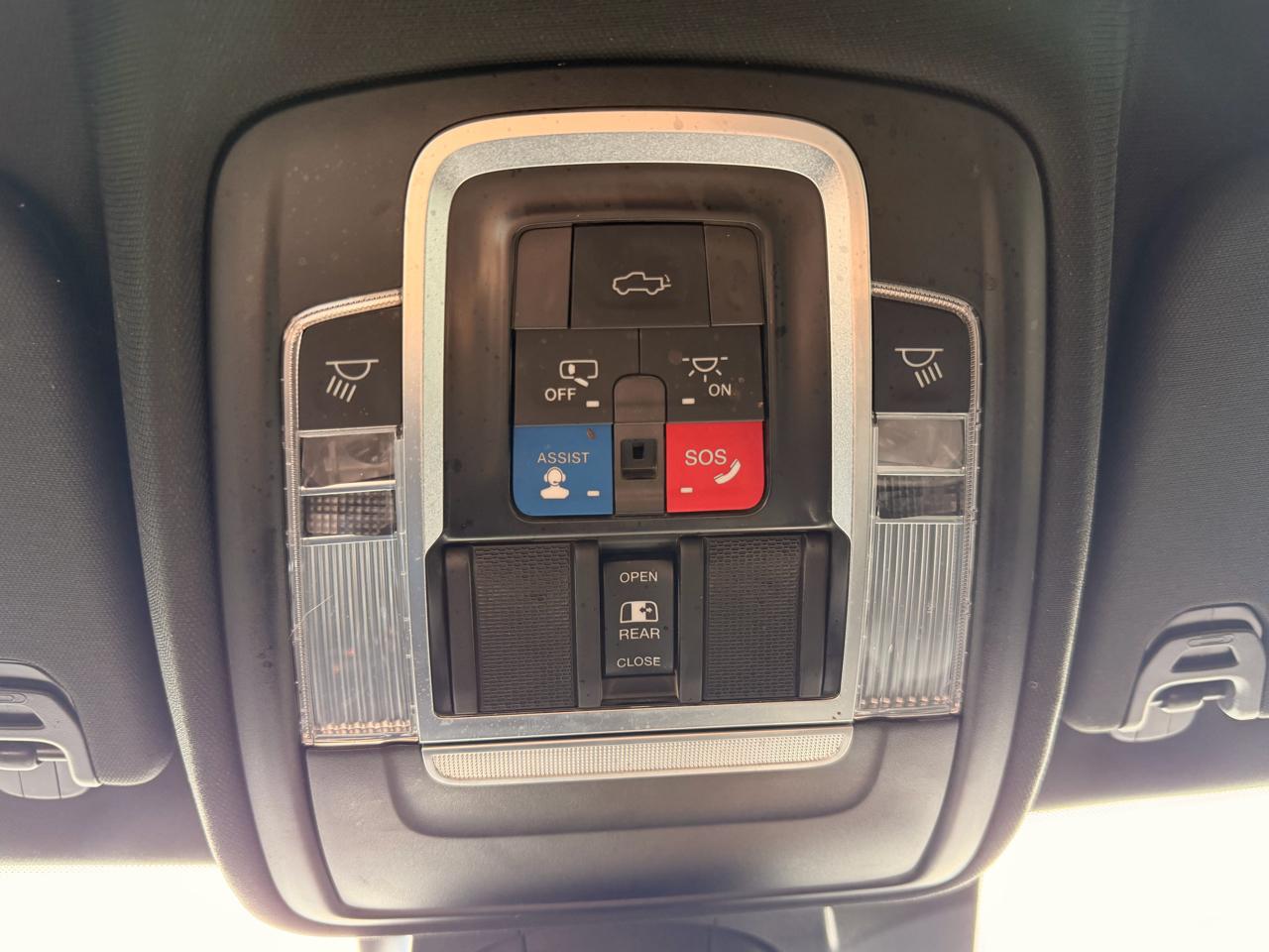 RAM 1500 Laramie Crew Cab SWB 4WD 2022