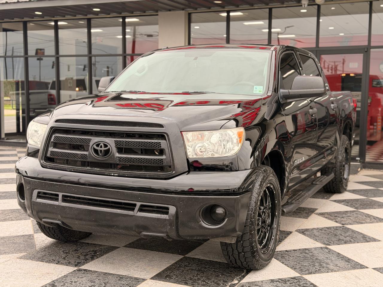 Toyota Tundra Base CrewMax 5.7L 2WD 2013