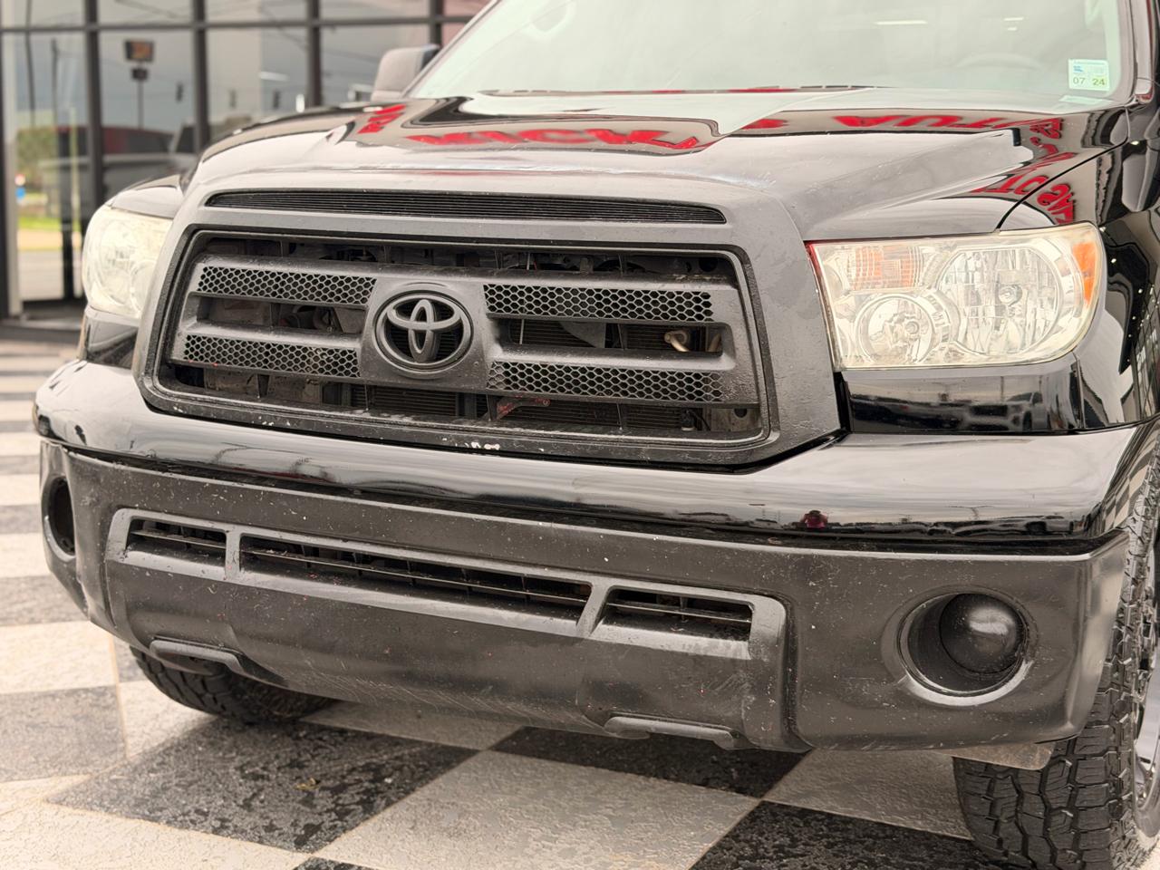 Toyota Tundra Base CrewMax 5.7L 2WD 2013