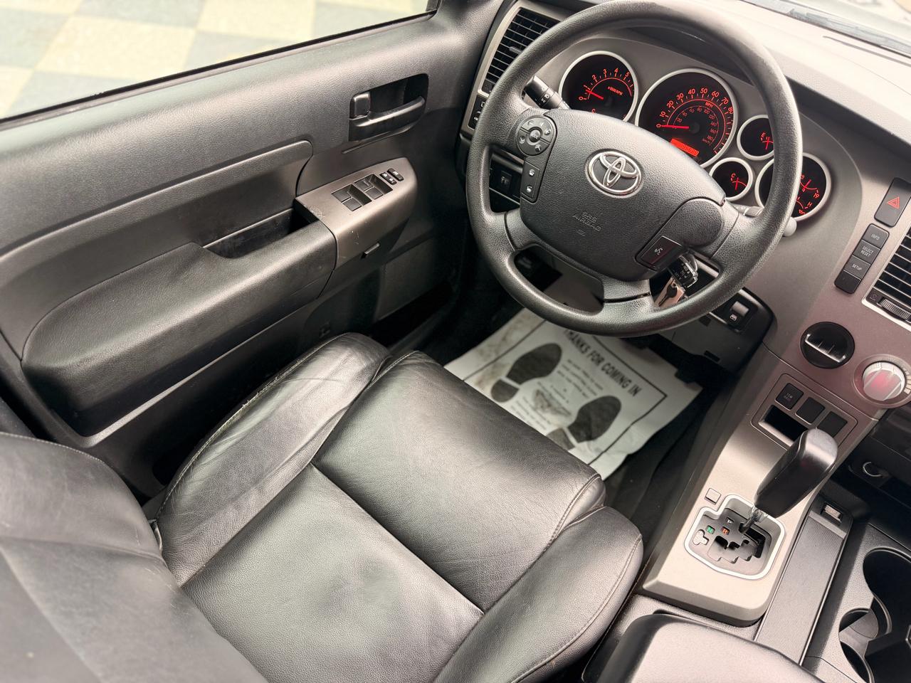 Toyota Tundra Base CrewMax 5.7L 2WD 2013