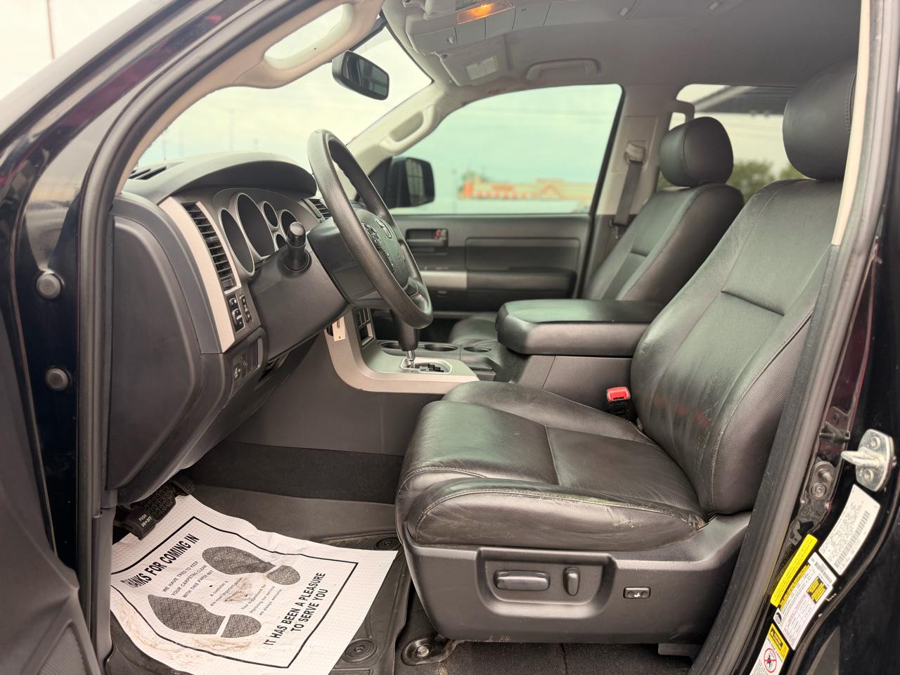 Toyota Tundra Base CrewMax 5.7L 2WD 2013