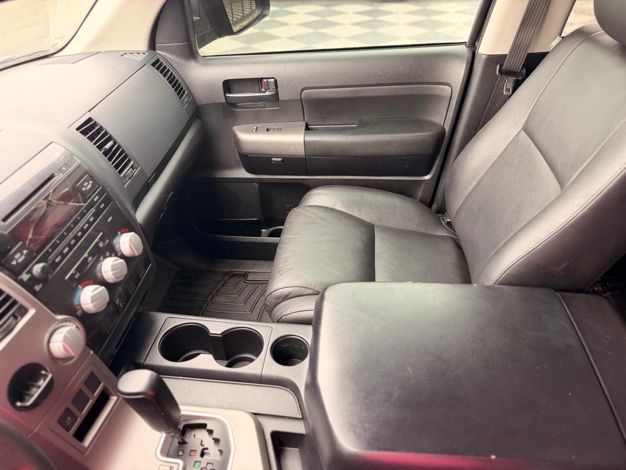 Toyota Tundra Base CrewMax 5.7L 2WD 2013