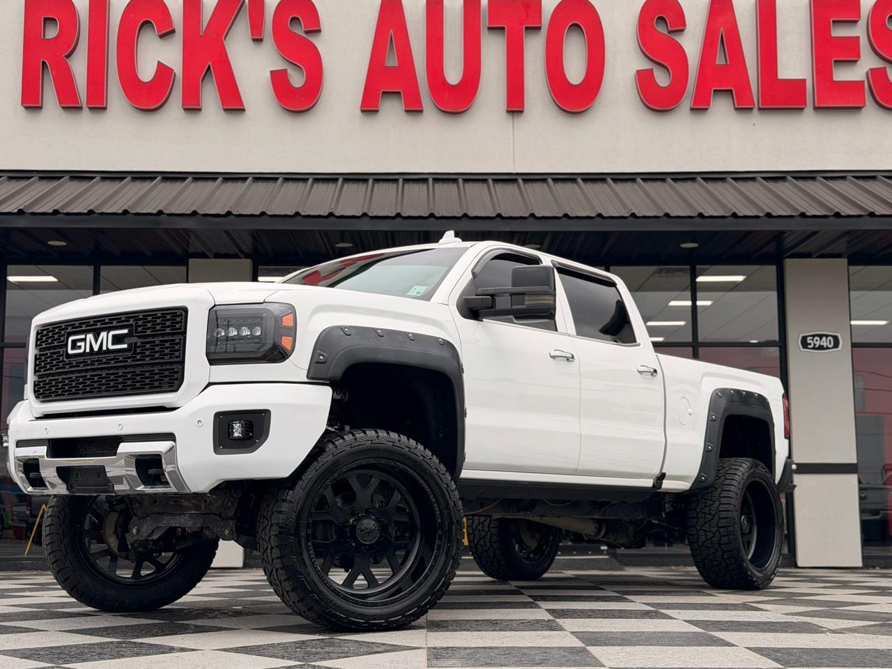 GMC Sierra 2500HD Denali Crew Cab 4WD 2016