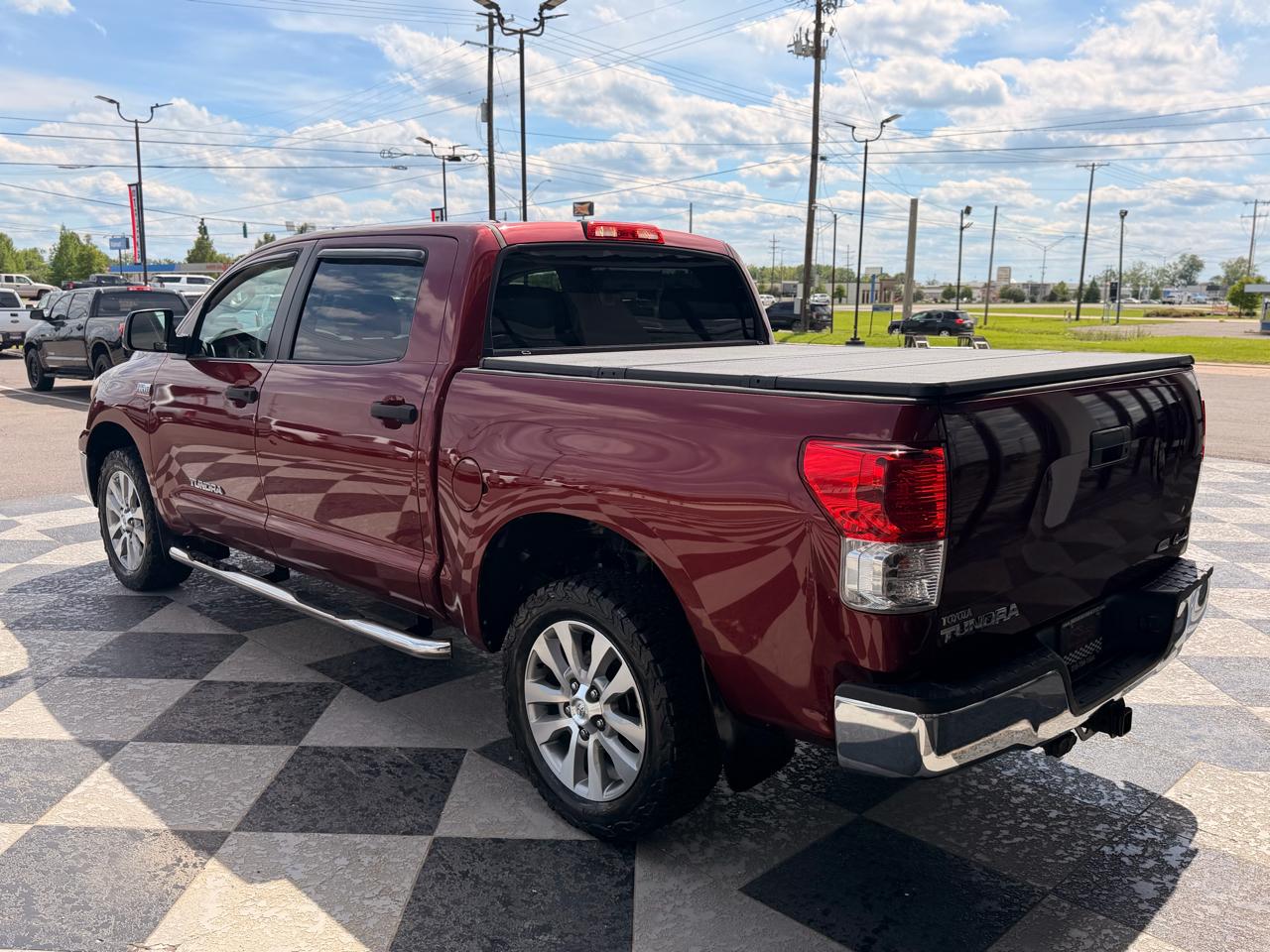 Toyota Tundra Base Crew Max 4WD 2010