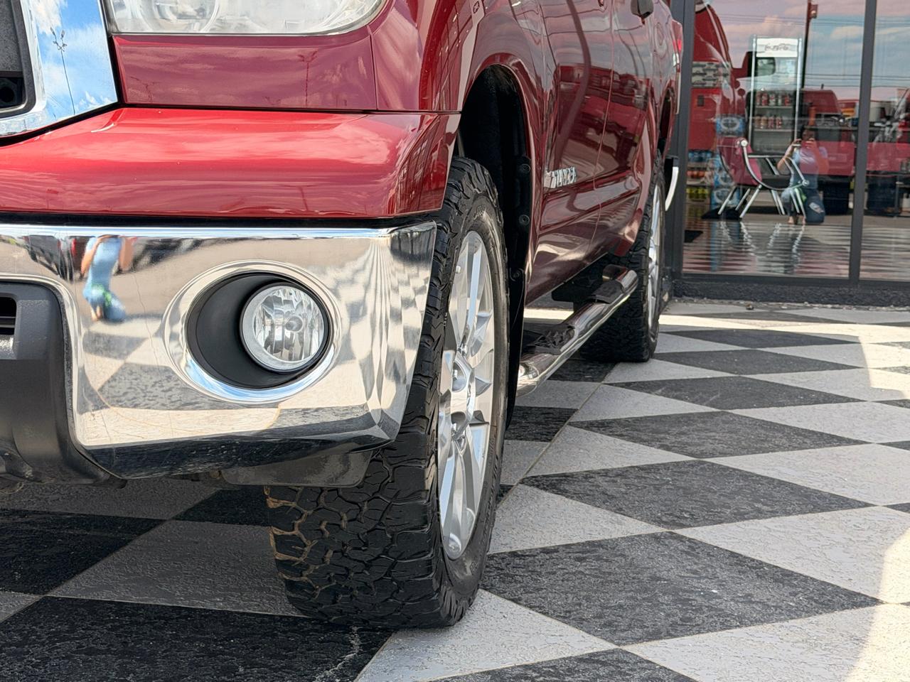 Toyota Tundra Base Crew Max 4WD 2010