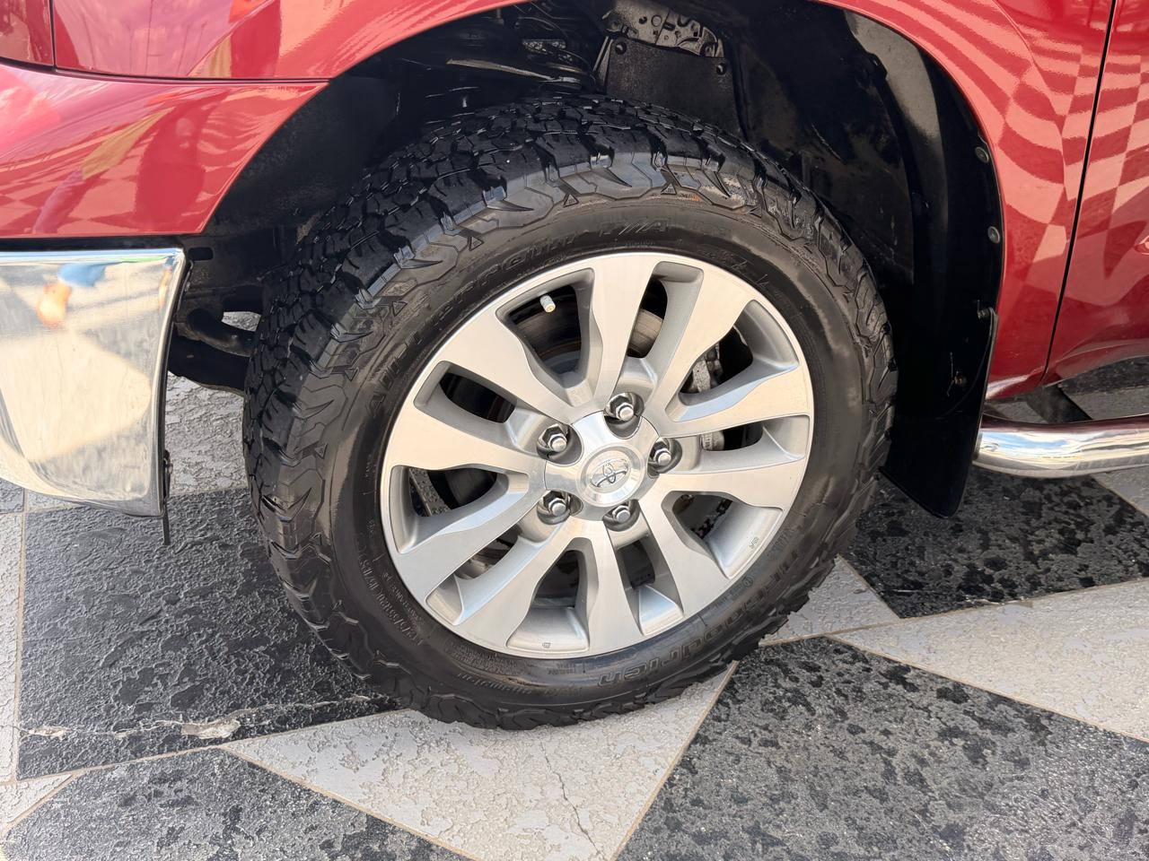 Toyota Tundra Base Crew Max 4WD 2010