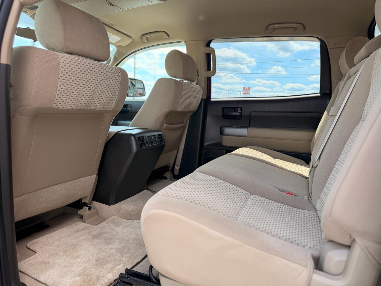 Toyota Tundra Base Crew Max 4WD 2010
