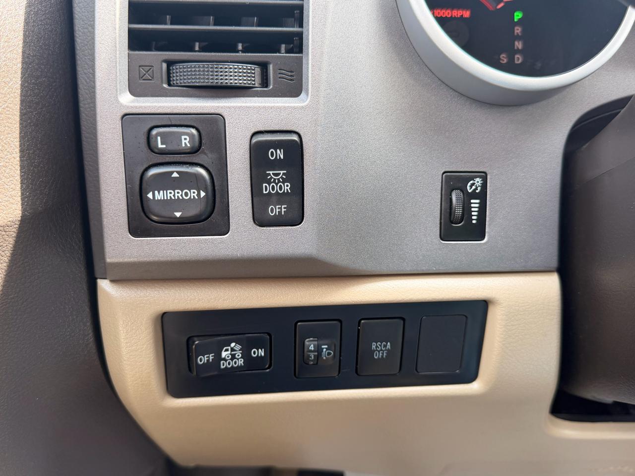 Toyota Tundra Base Crew Max 4WD 2010