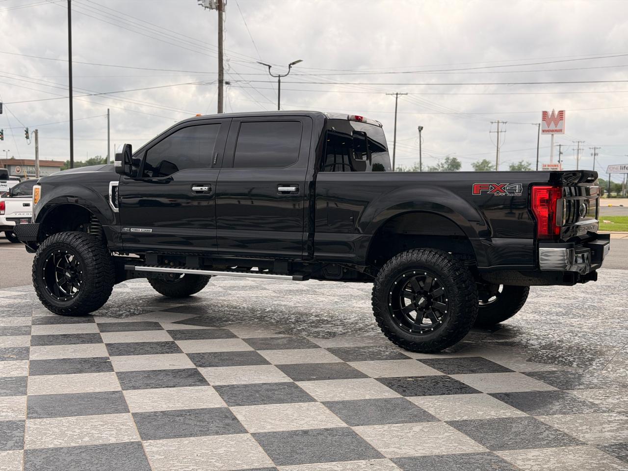Ford F-250 SD Lariat Crew Cab 4WD 2017