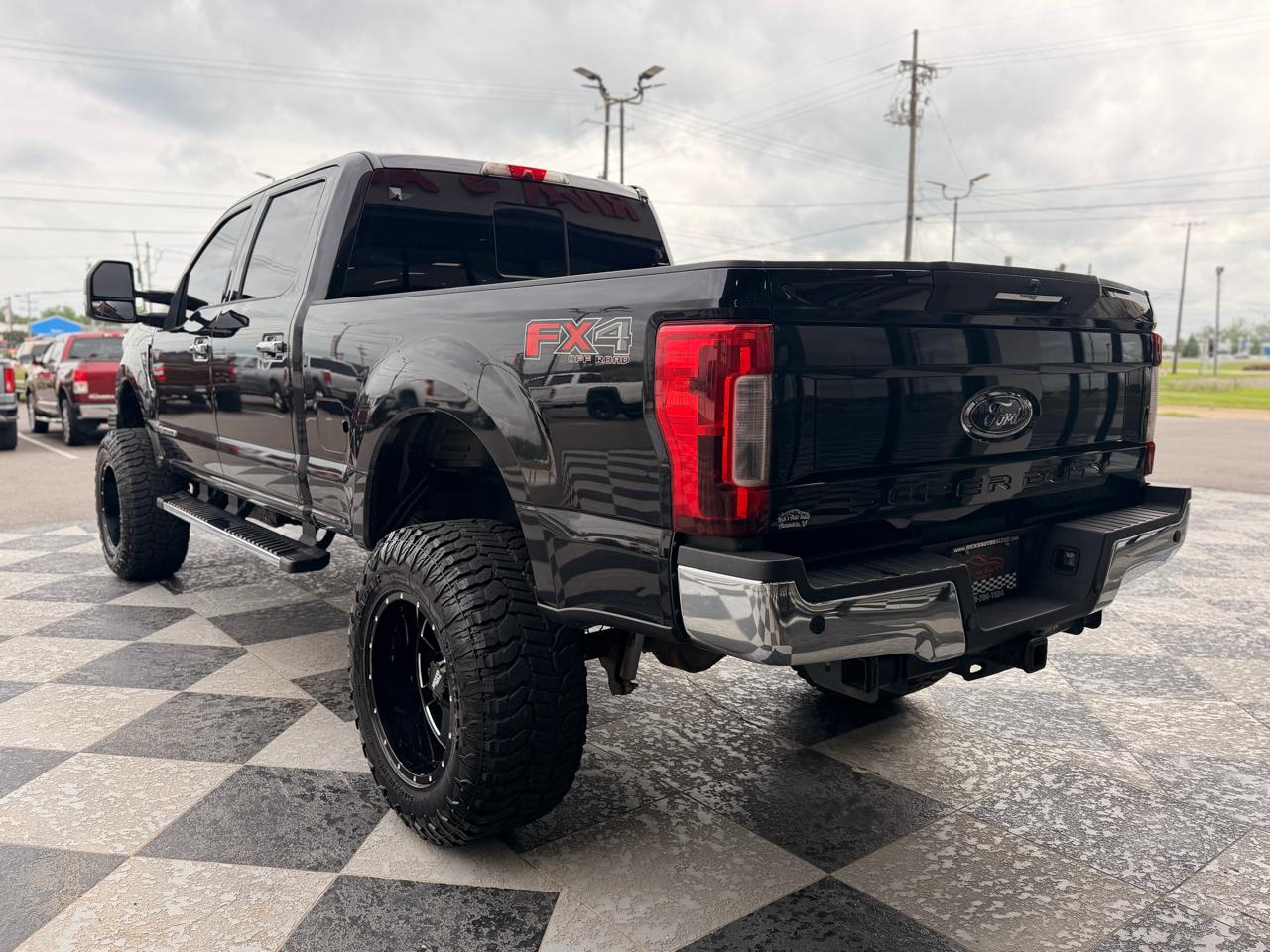 Ford F-250 SD Lariat Crew Cab 4WD 2017