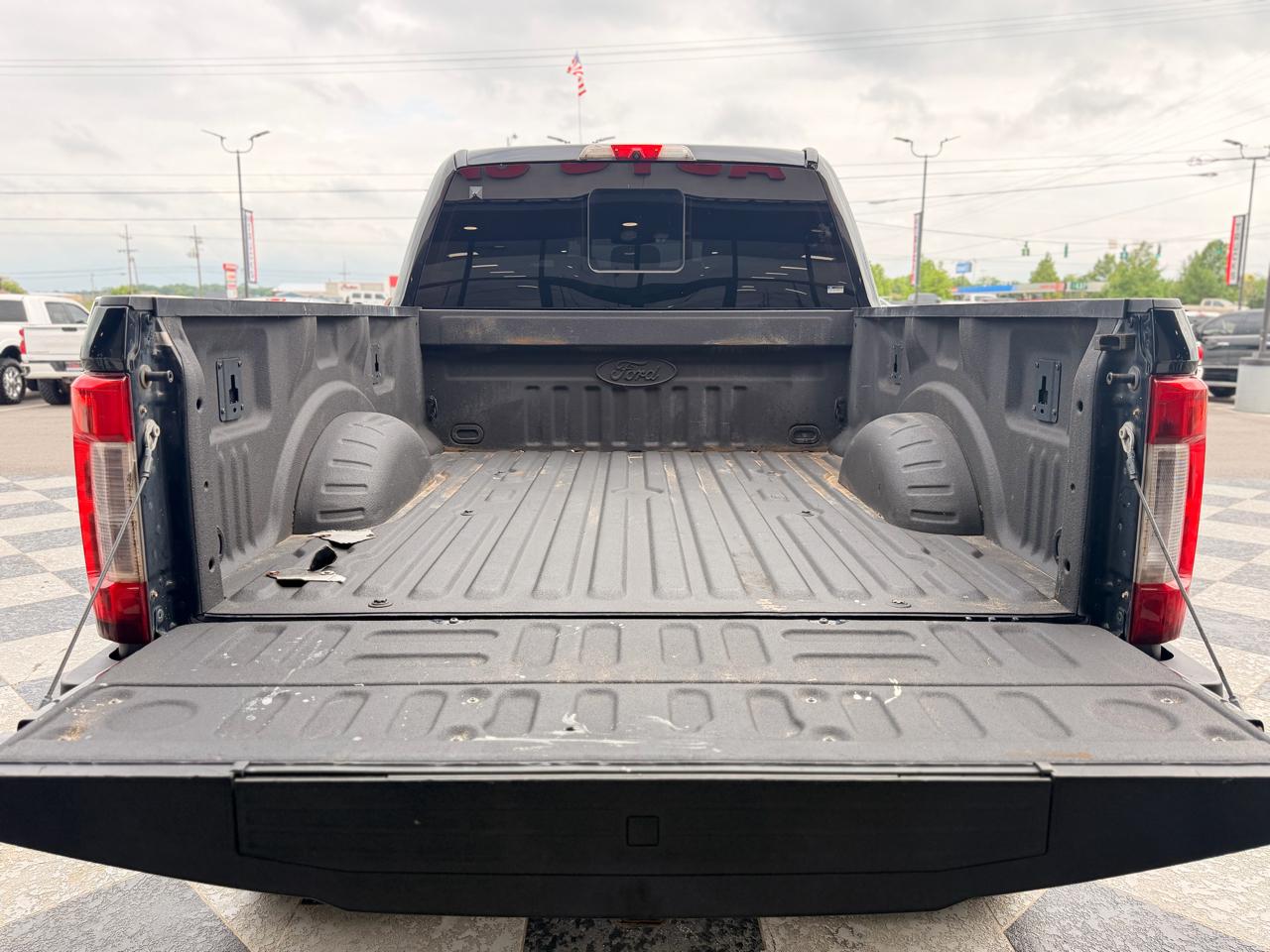 Ford F-250 SD Lariat Crew Cab 4WD 2017