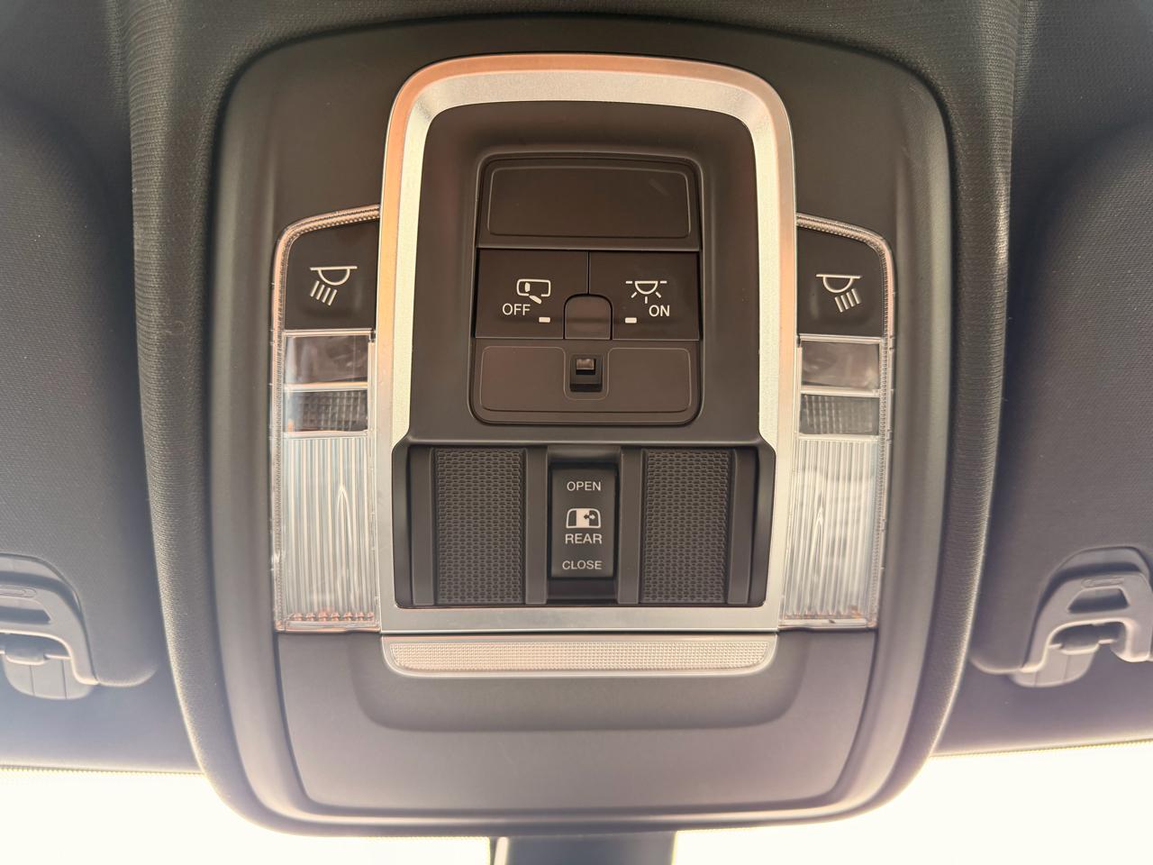 RAM 1500 Laramie Crew Cab SWB 2WD 2019