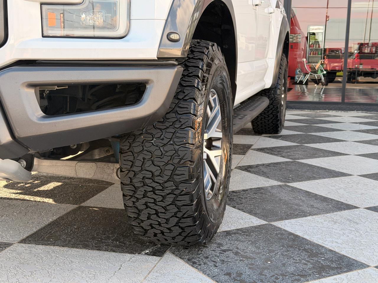 Ford F-150 Raptor SuperCrew 4WD 2017
