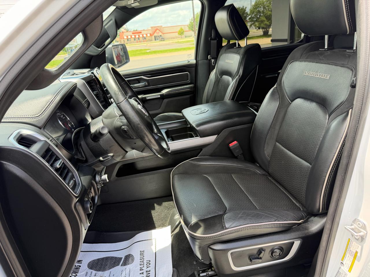 RAM 1500 Laramie Crew Cab SWB 2WD 2020