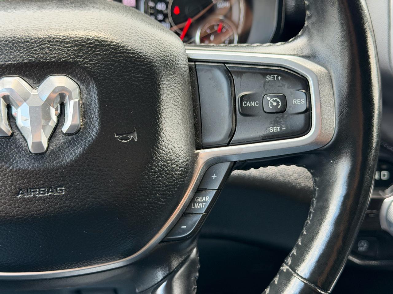 RAM 1500 Laramie Crew Cab SWB 2WD 2020
