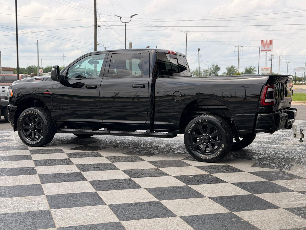 RAM 2500 Tradesman Crew Cab SWB 4WD 2024