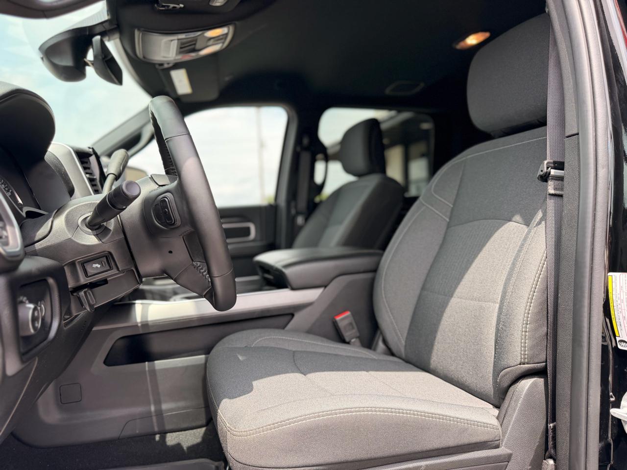RAM 2500 Tradesman Crew Cab SWB 4WD 2024