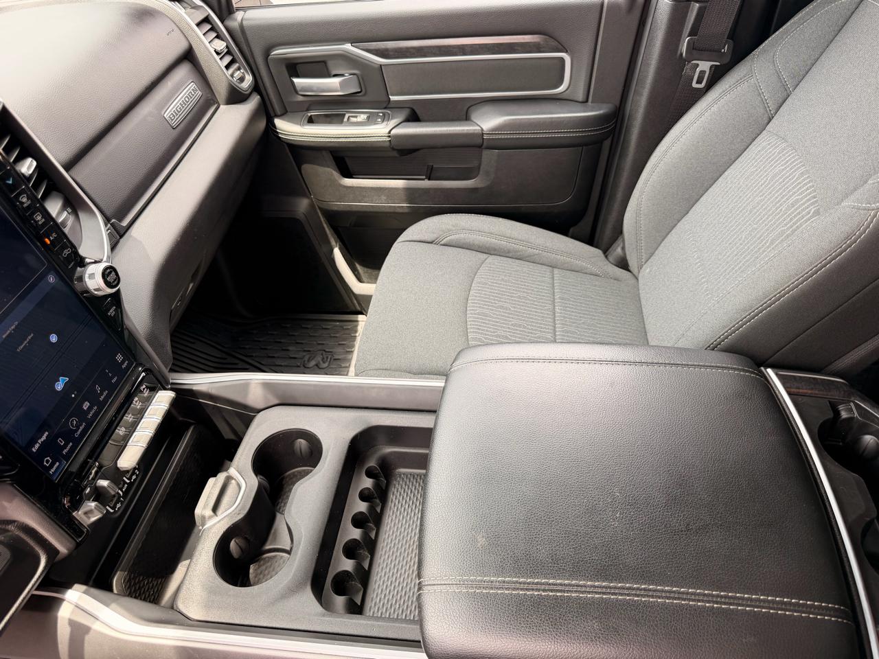 RAM 2500 Tradesman Crew Cab SWB 4WD 2024