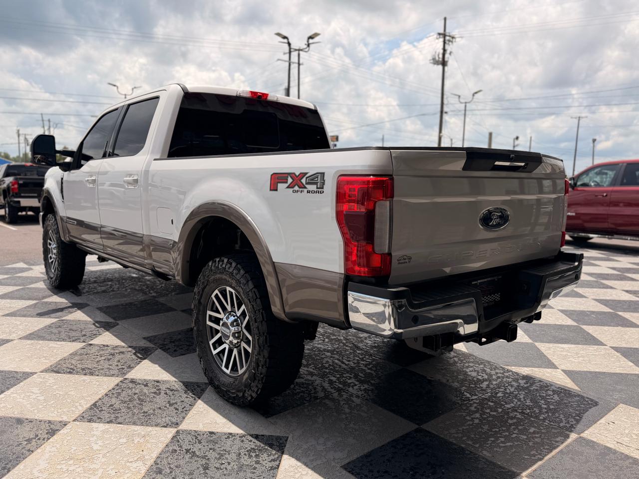 Ford F-250 SD Lariat Crew Cab 4WD 2018