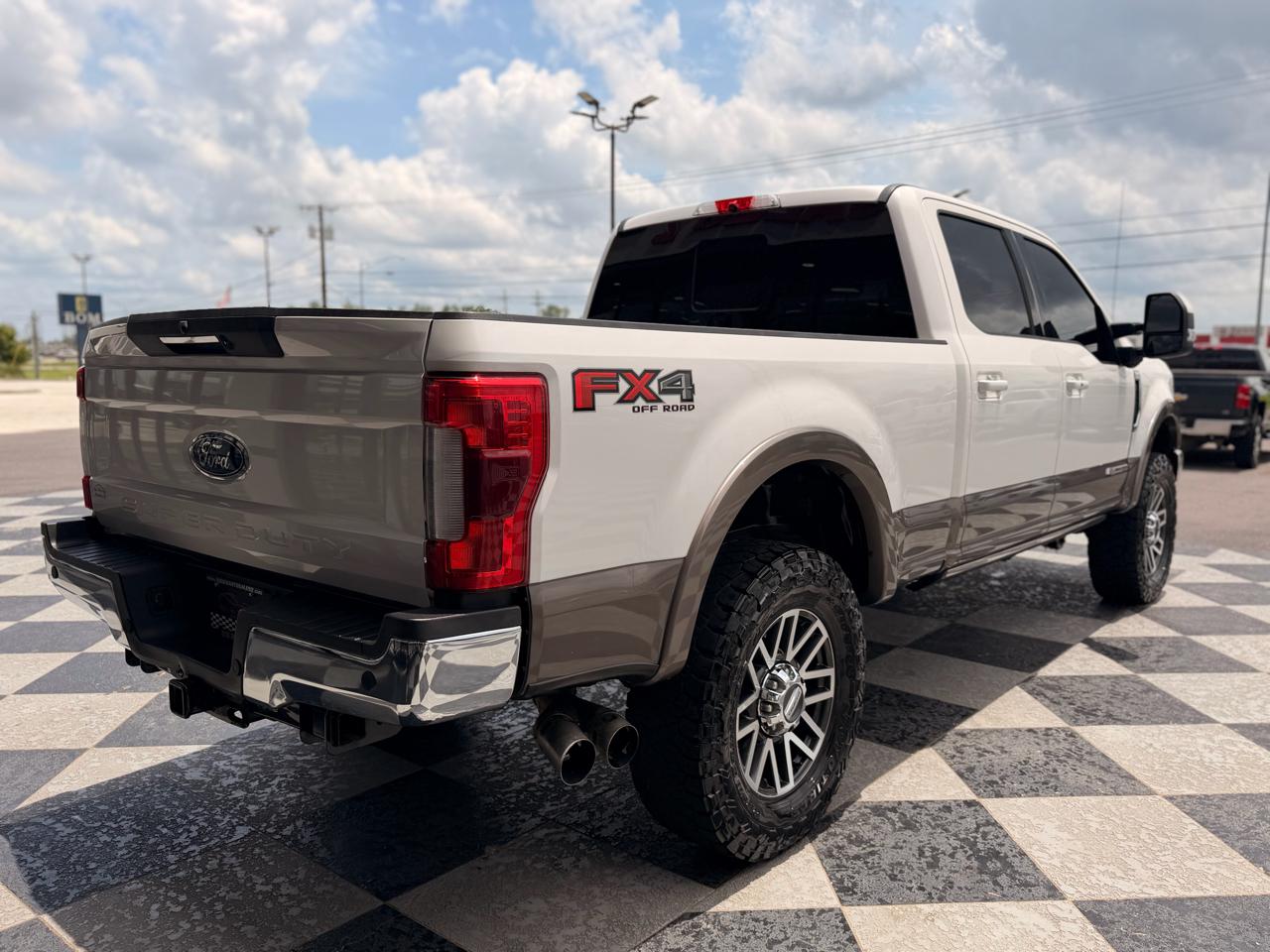Ford F-250 SD Lariat Crew Cab 4WD 2018