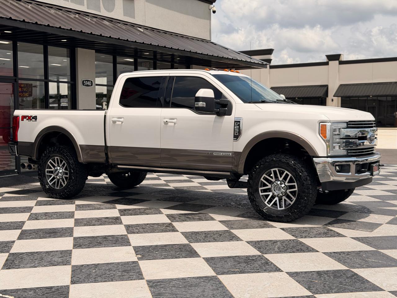 Ford F-250 SD Lariat Crew Cab 4WD 2018