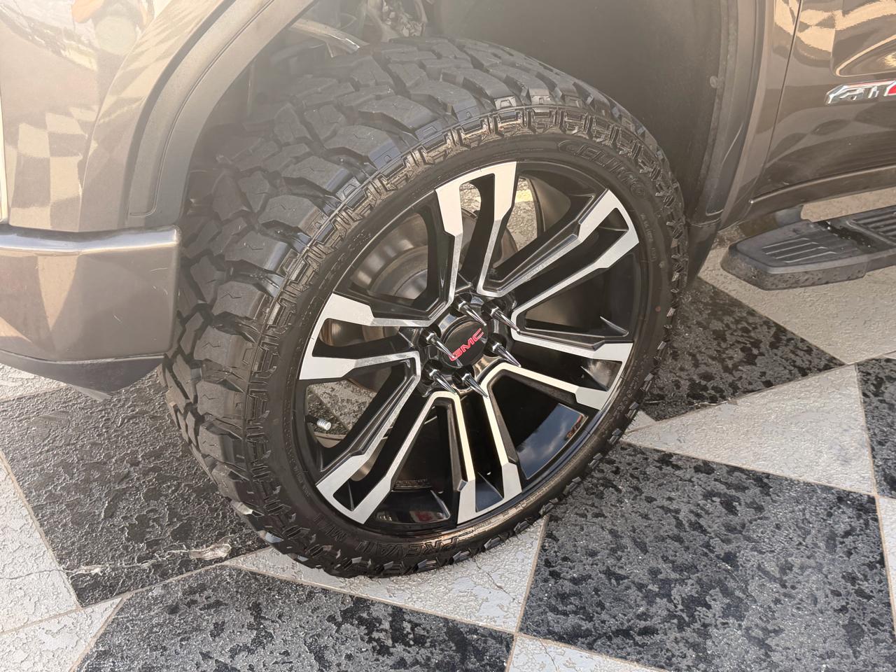 GMC Sierra 1500 AT4 Crew Cab Long Box 4WD 2019