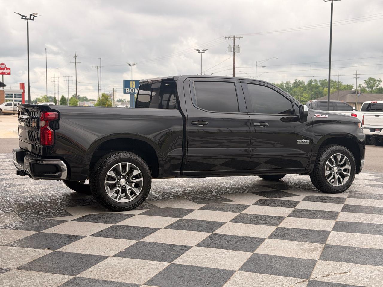 Chevrolet Silverado 1500 4WD Crew Cab 143.5" LT 2021