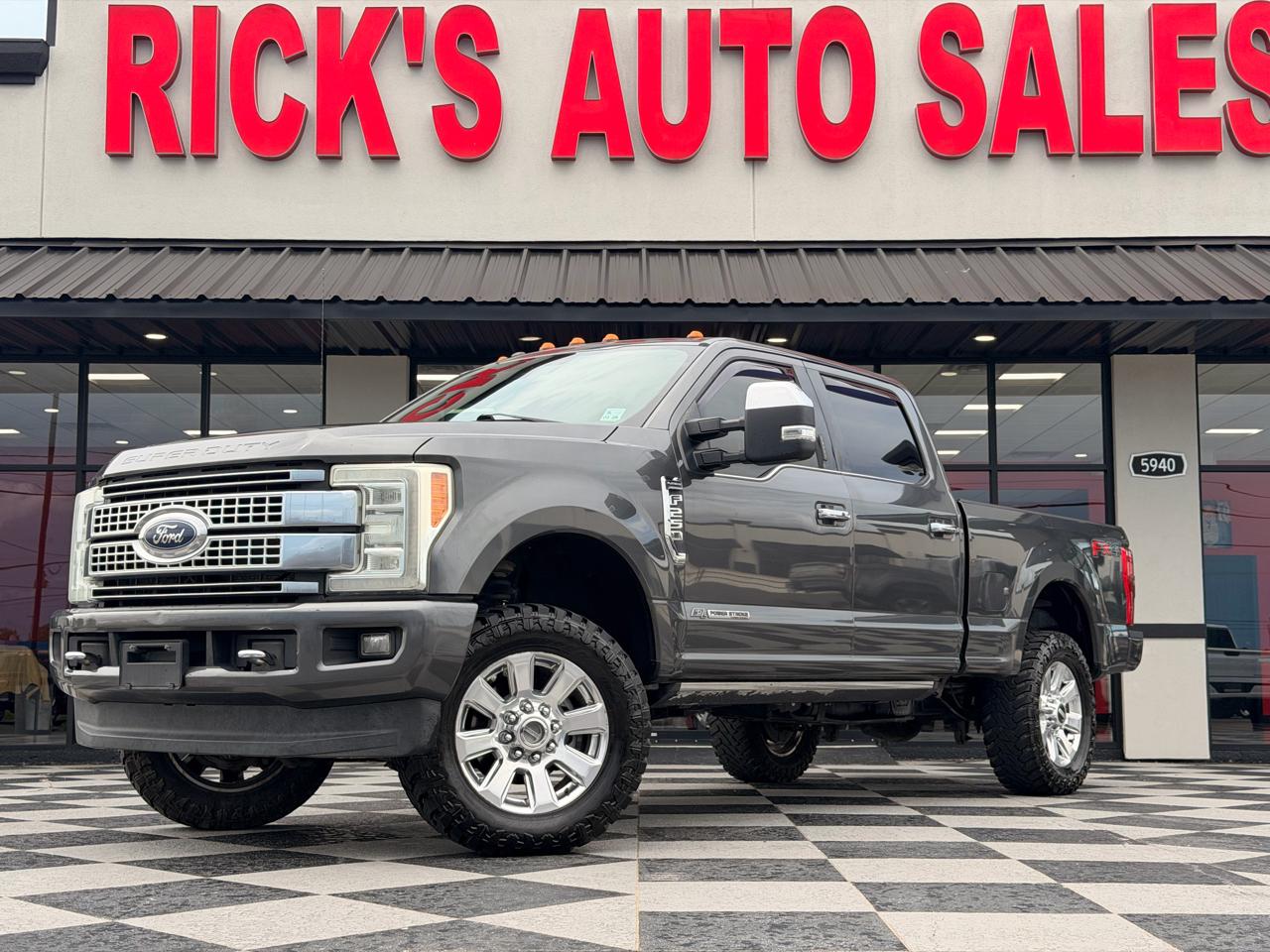 Ford F-250 SD Platinum Crew Cab 4WD 2017
