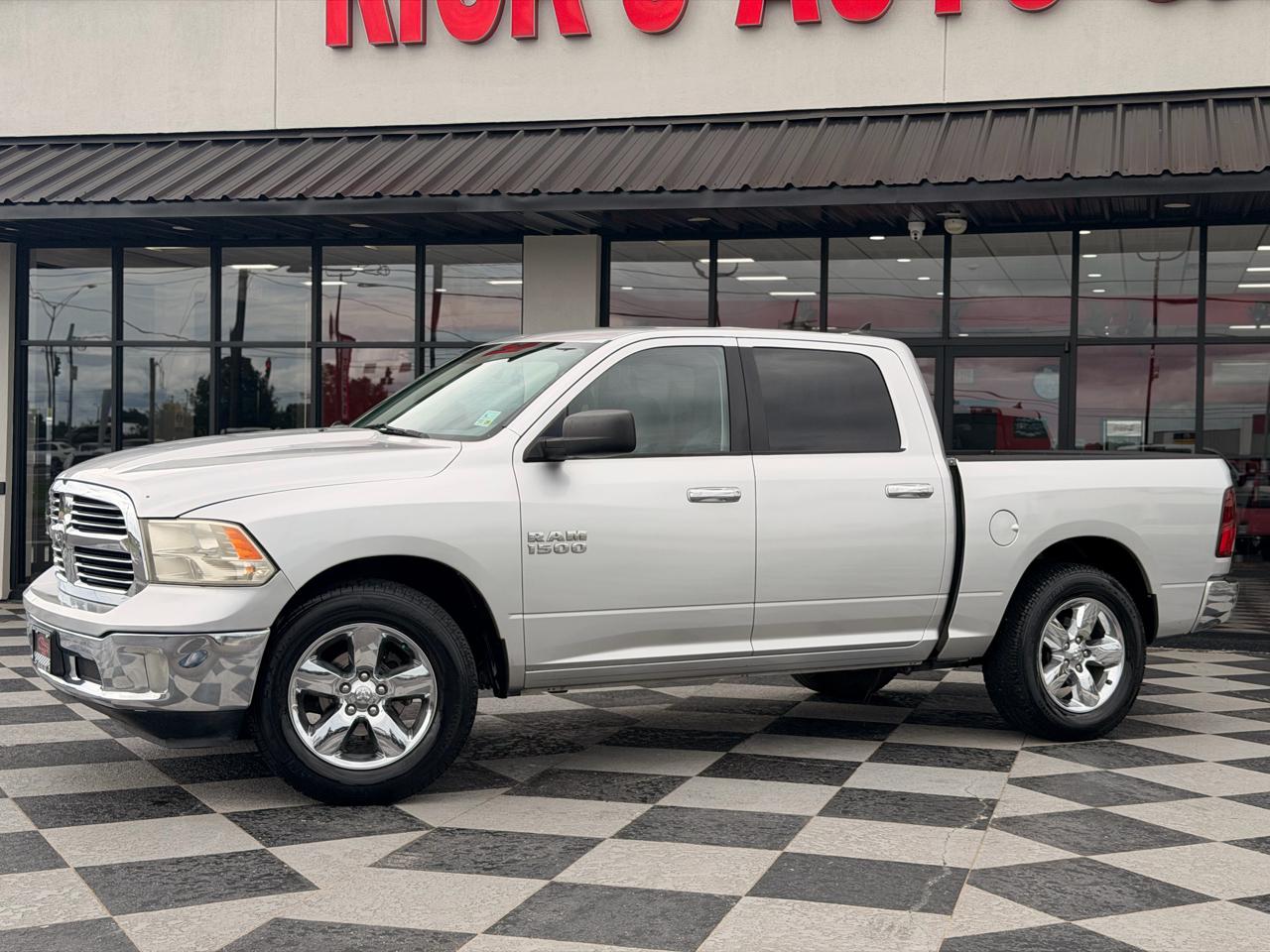 RAM 1500 Lone Star 4x4 Crew Cab 5'7" Box 2014