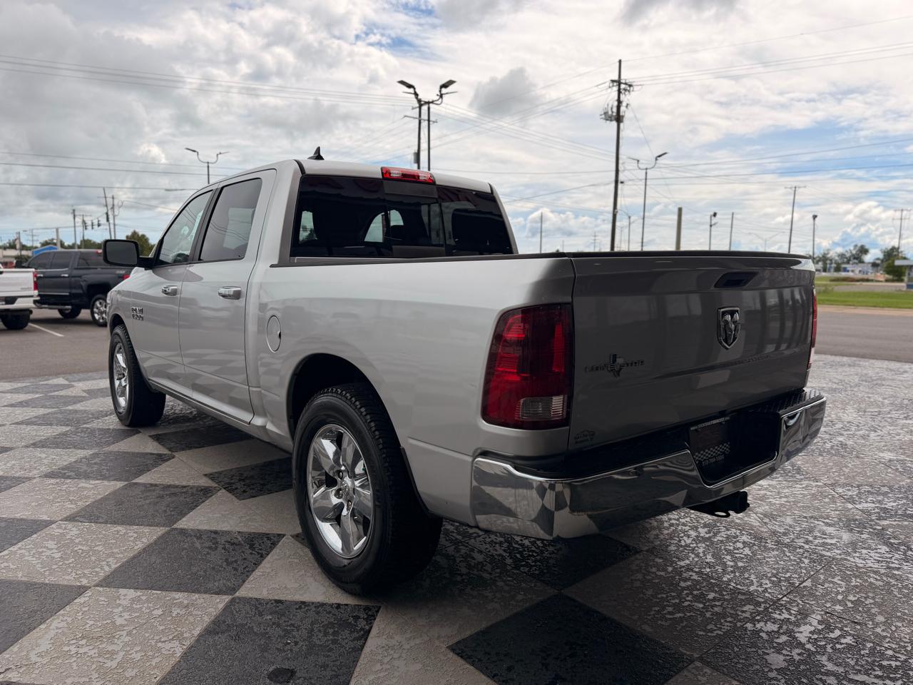 RAM 1500 Lone Star 4x4 Crew Cab 5'7" Box 2014