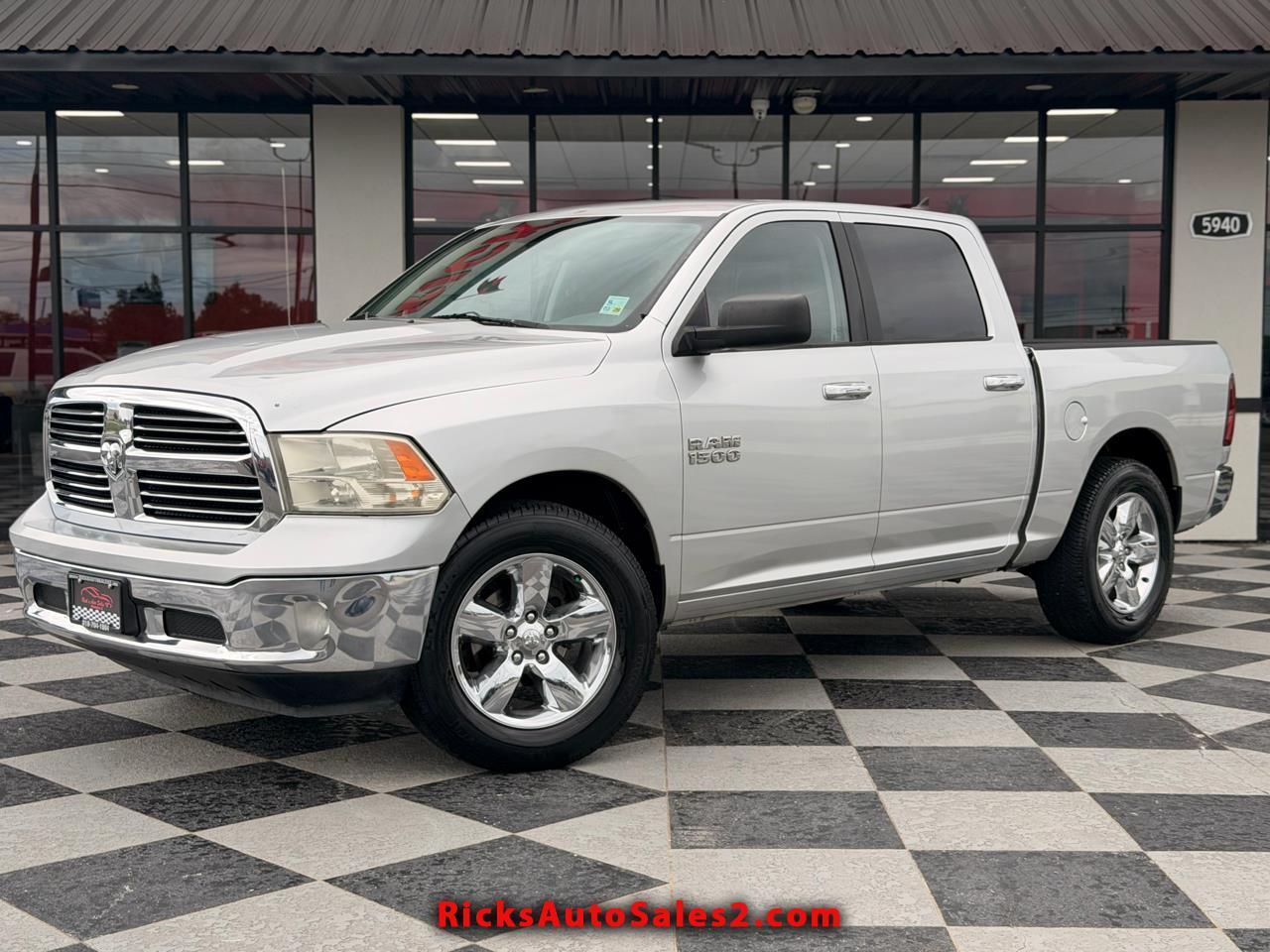 2014 RAM 1500 Lone Star 4x4 Crew Cab 5'7" Box