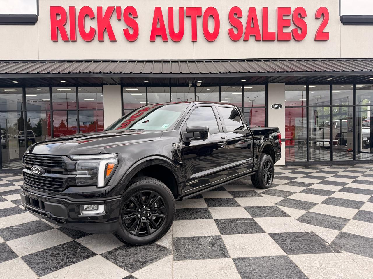 Ford F-150 Platinum 4WD SuperCrew 5.5' Box 2025