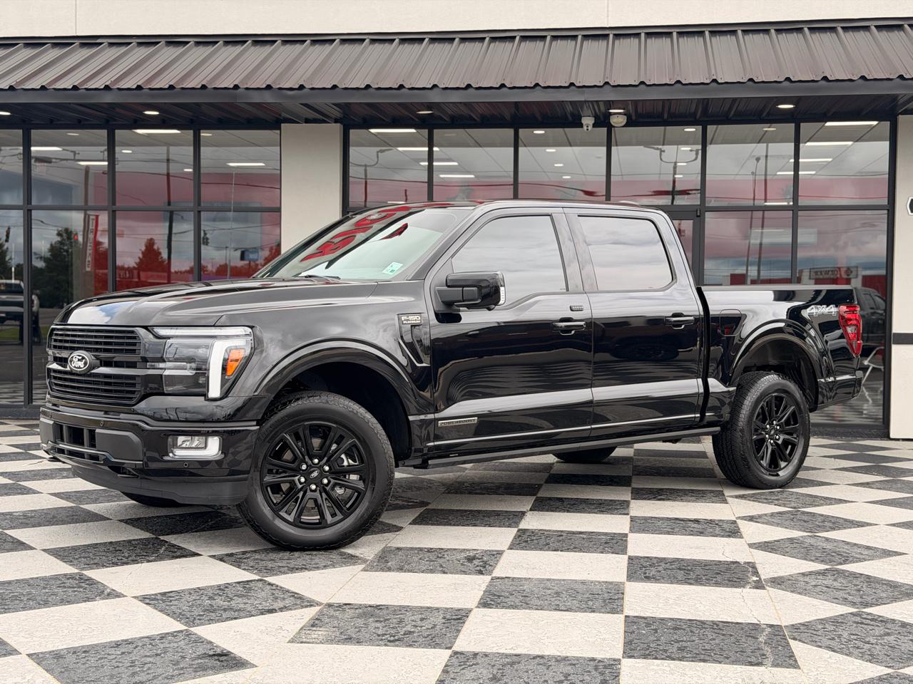 Ford F-150 Platinum 4WD SuperCrew 5.5' Box 2025