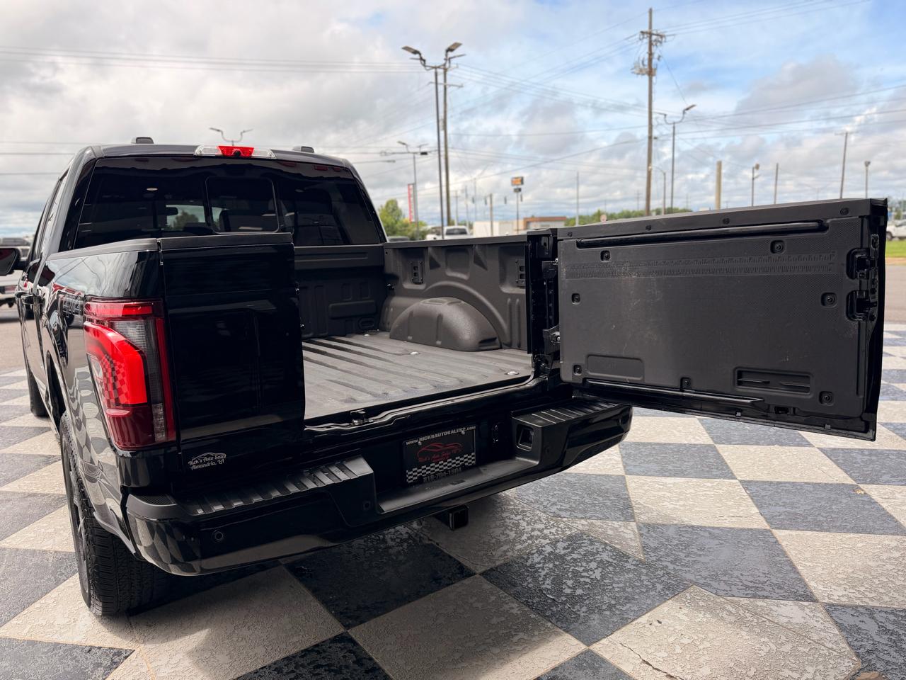 Ford F-150 Platinum 4WD SuperCrew 5.5' Box 2025