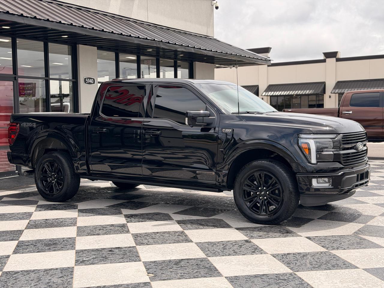 Ford F-150 Platinum 4WD SuperCrew 5.5' Box 2025