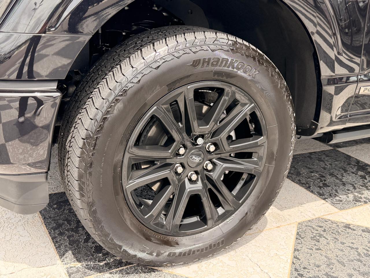 Ford F-150 Platinum 4WD SuperCrew 5.5' Box 2025
