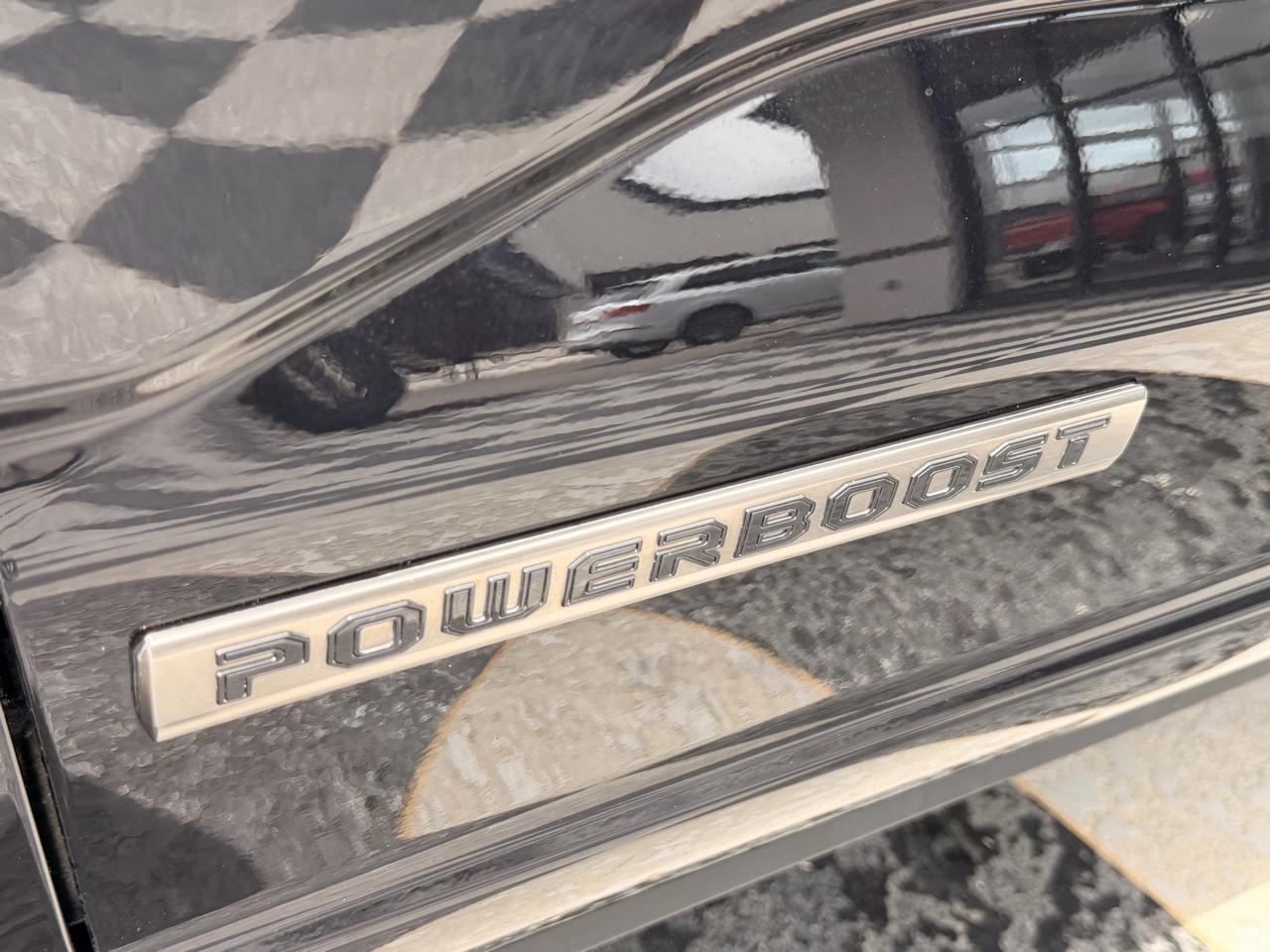 Ford F-150 Platinum 4WD SuperCrew 5.5' Box 2025