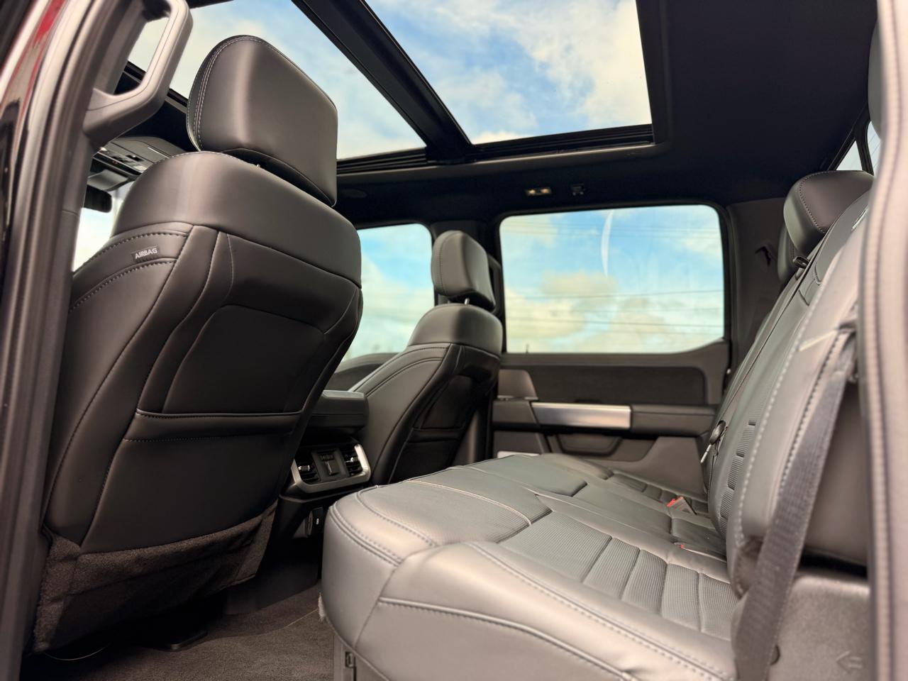 Ford F-150 Platinum 4WD SuperCrew 5.5' Box 2025