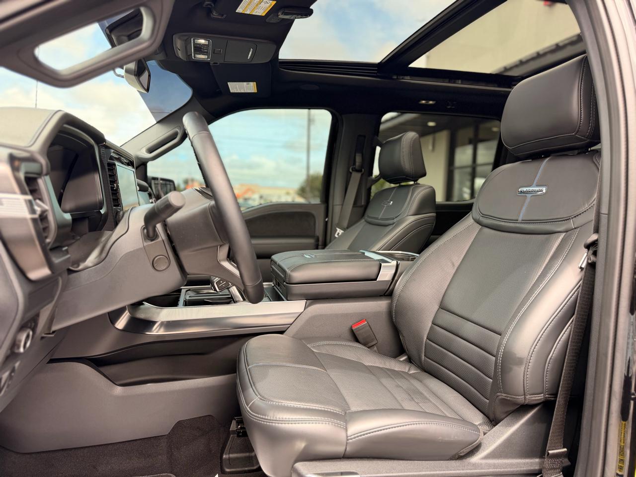 Ford F-150 Platinum 4WD SuperCrew 5.5' Box 2025