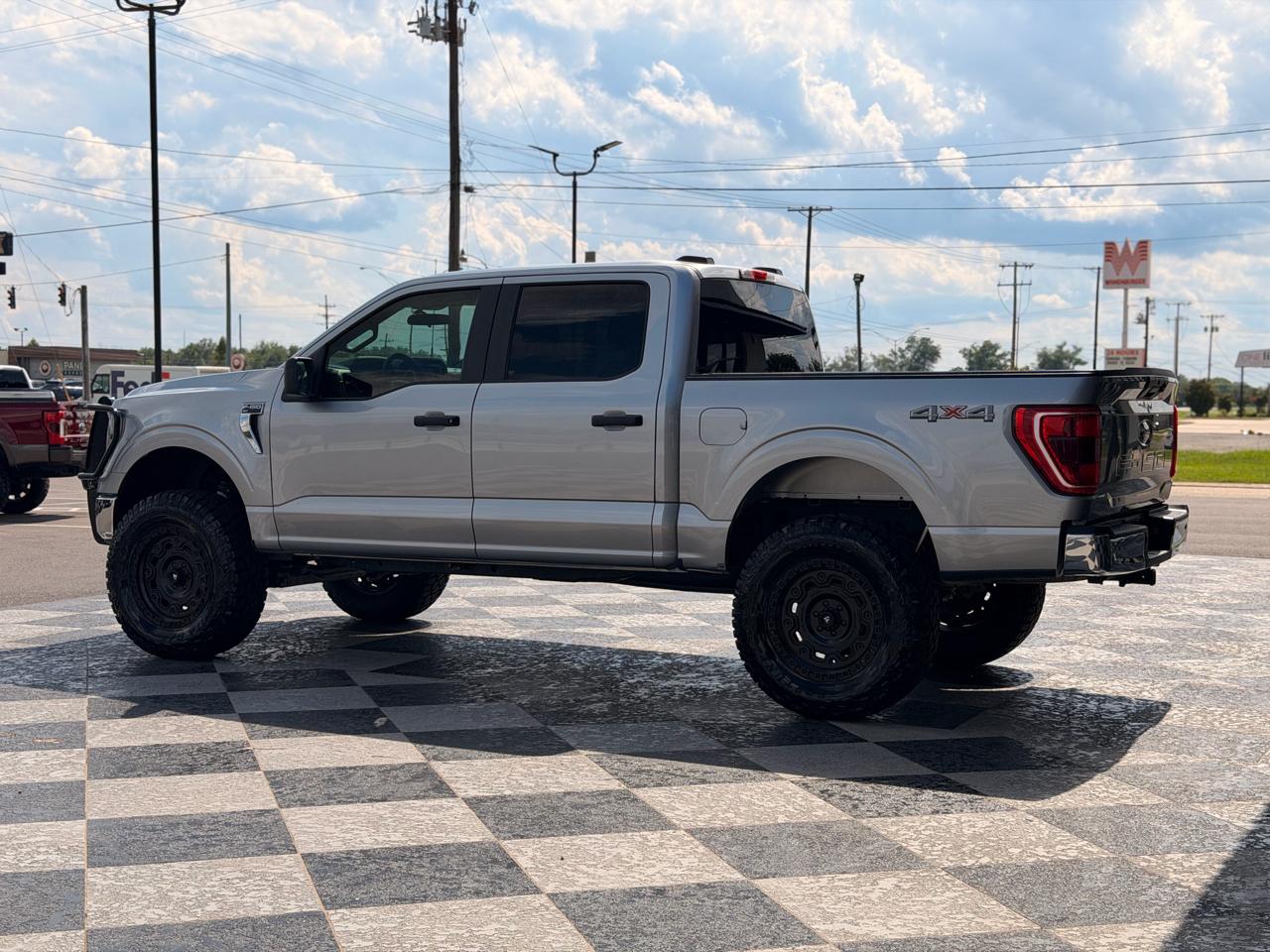 Ford F-150 XLT 4WD SuperCrew 5.5' Box 2023