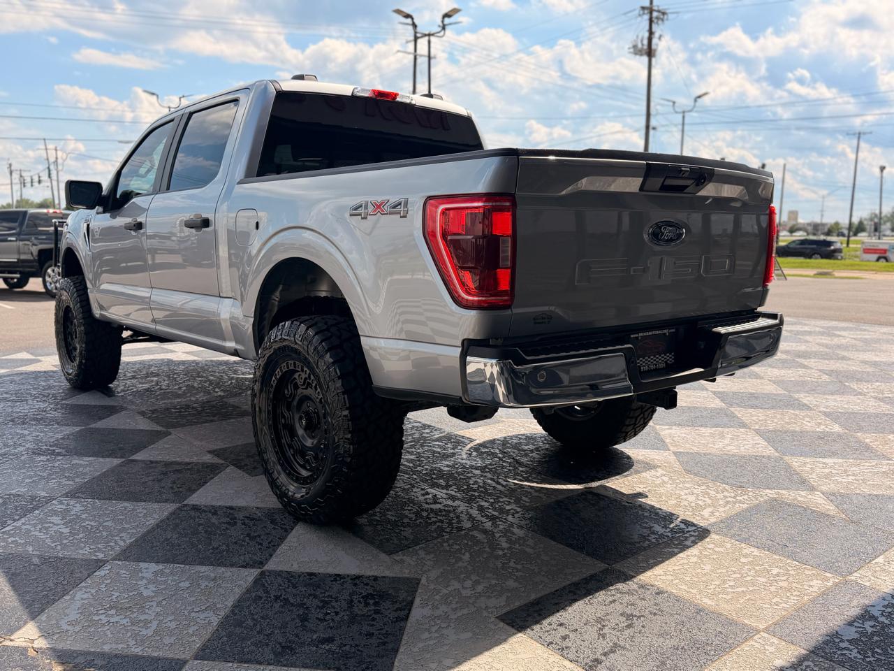 Ford F-150 XLT 4WD SuperCrew 5.5' Box 2023