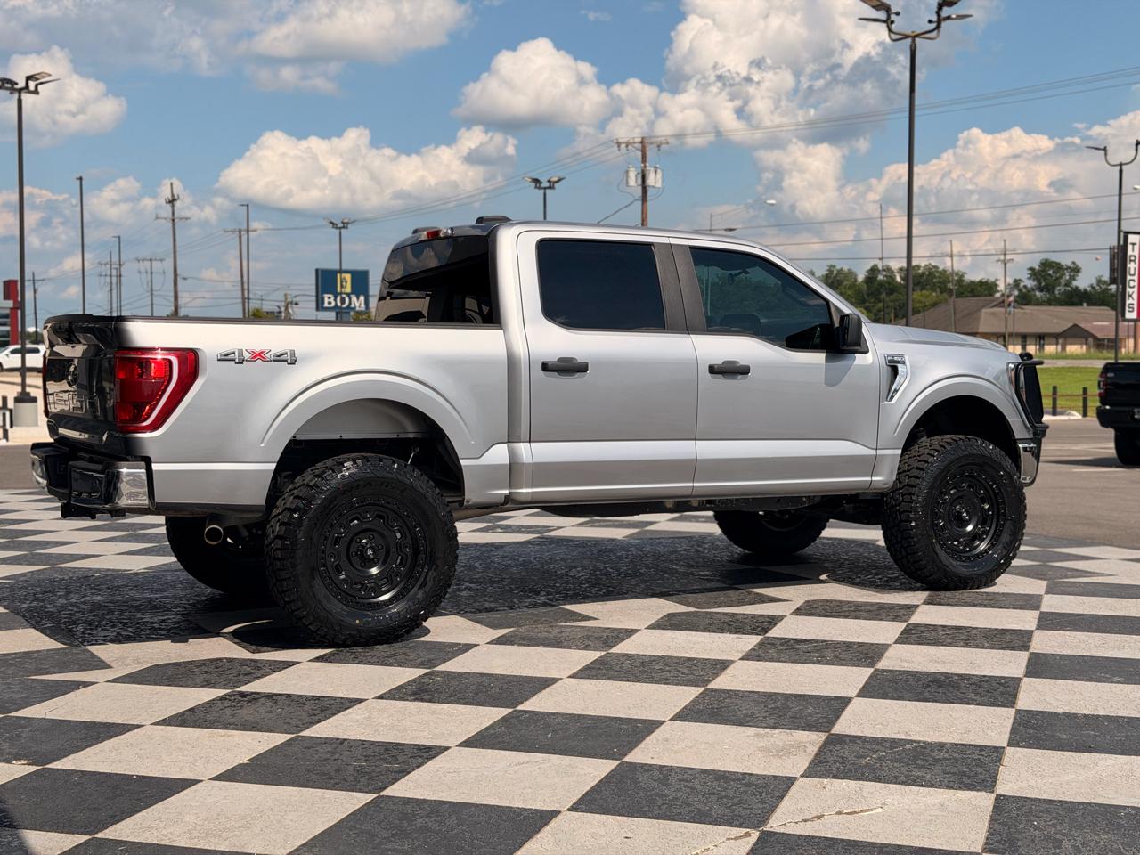 Ford F-150 XLT 4WD SuperCrew 5.5' Box 2023