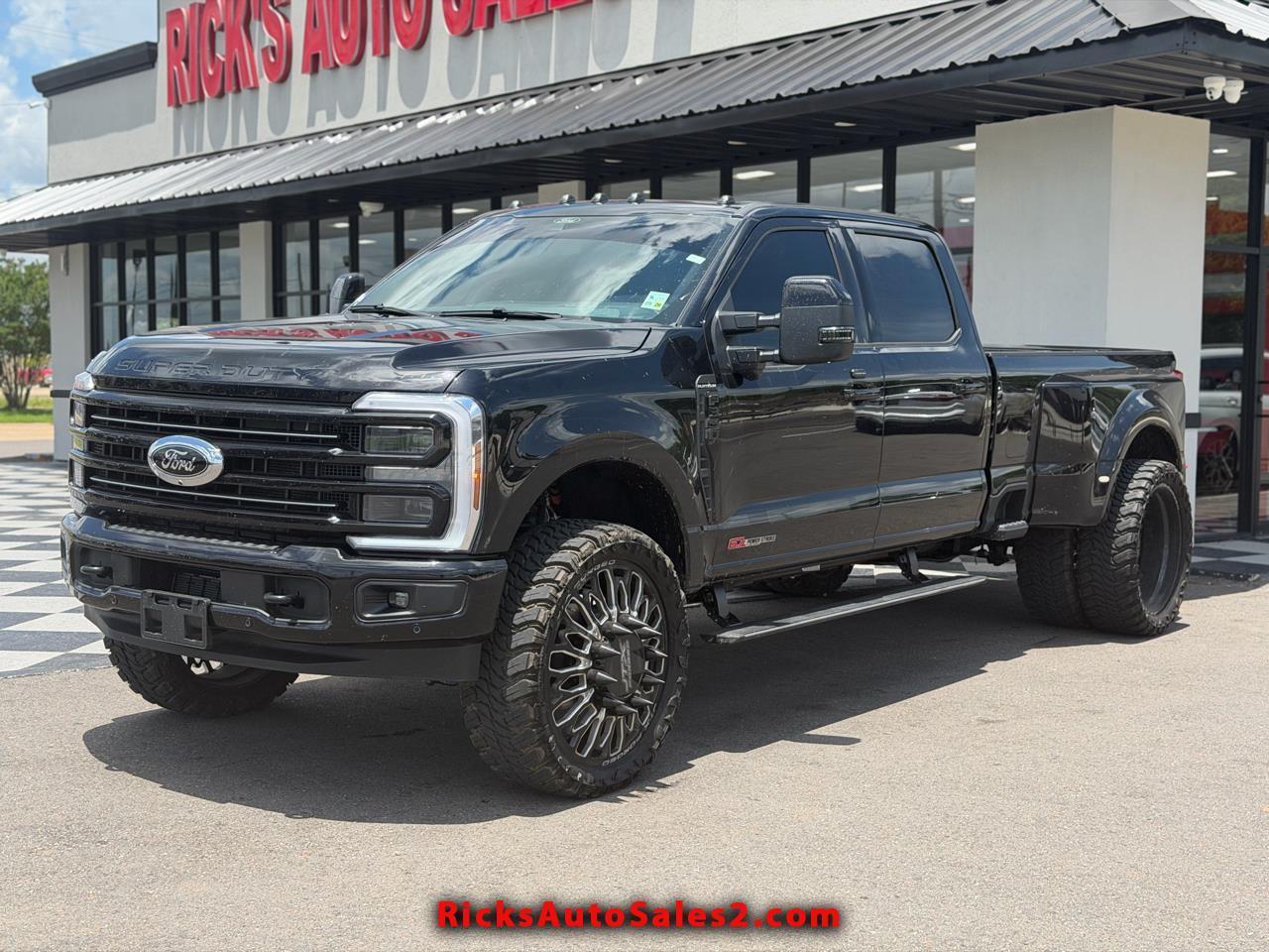 2025 Ford F-350 SD Platinum Crew Cab Long Box 4WD DRW