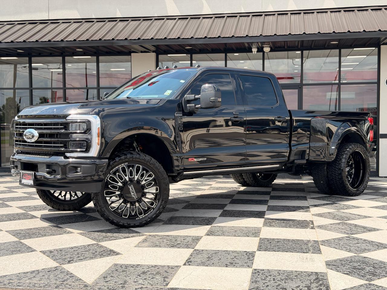 Ford F-350 SD Platinum Crew Cab Long Box 4WD DRW 2025