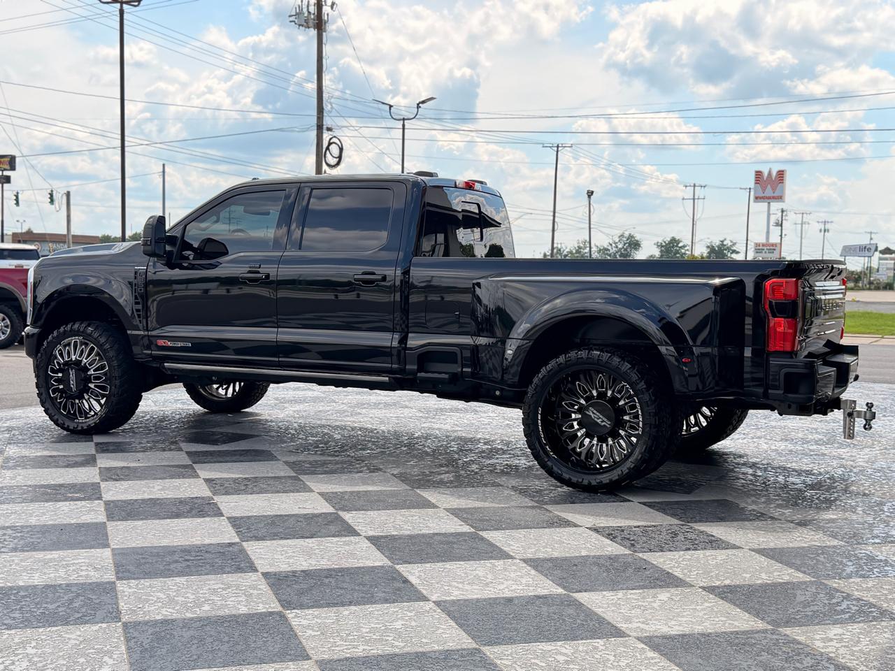 Ford F-350 SD Platinum Crew Cab Long Box 4WD DRW 2025