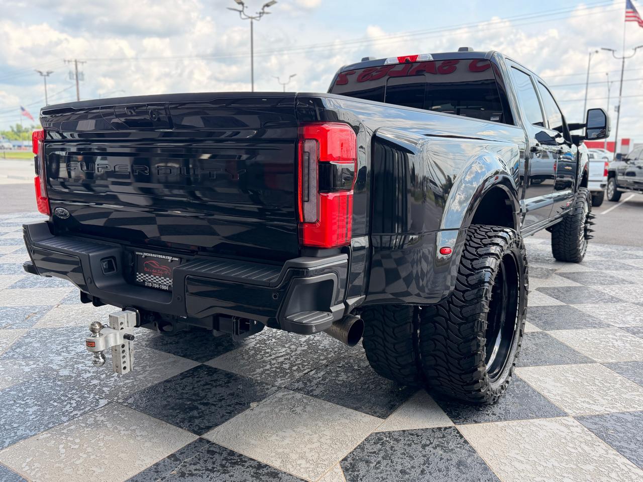 Ford F-350 SD Platinum Crew Cab Long Box 4WD DRW 2025