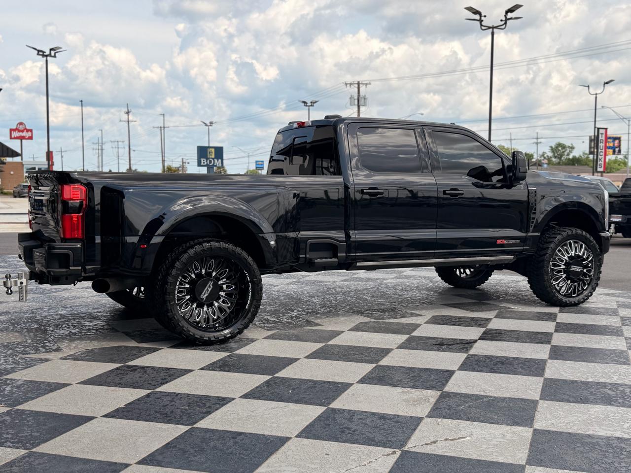 Ford F-350 SD Platinum Crew Cab Long Box 4WD DRW 2025