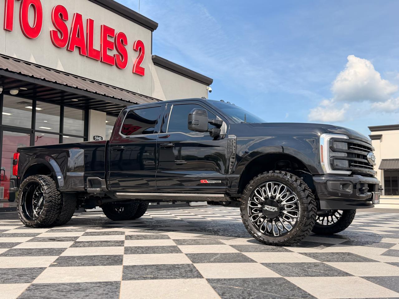 Ford F-350 SD Platinum Crew Cab Long Box 4WD DRW 2025